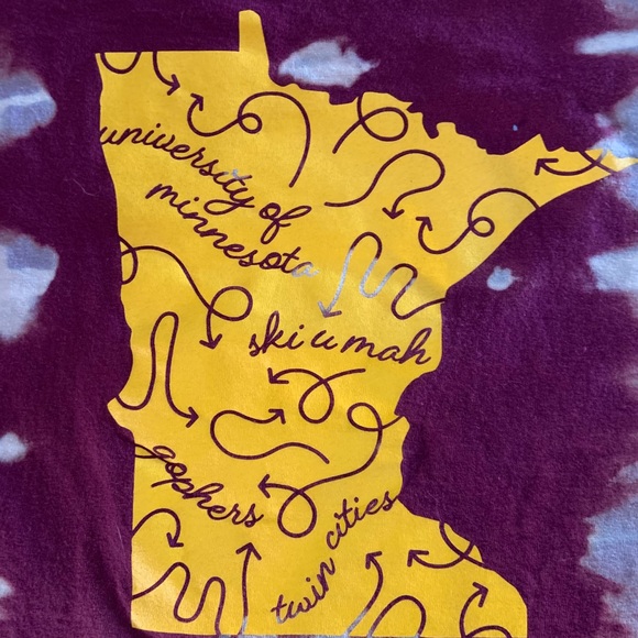 University of Minnesota Bleach Dye Crop T-shirt - Picture 4 of 4